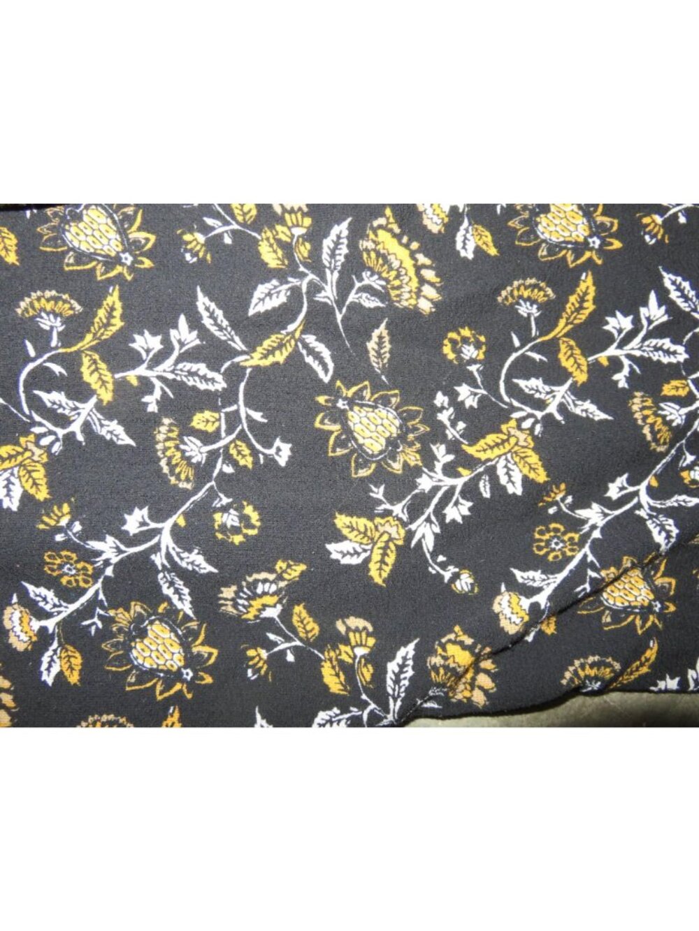Michael Kors Sleeveless Black Floral capri jumpsuit size 0 PTP 16 length 48.5 - Picture 4 of 7